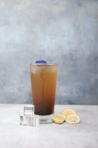 Peach and lime ice tea